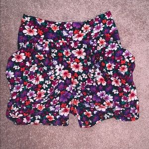 Floral shorts with pockets